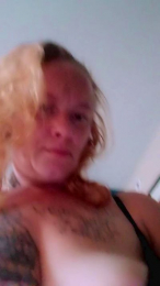 QUEENB8675 webcam model stream image