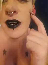 PinkTheHawk webcam model stream image