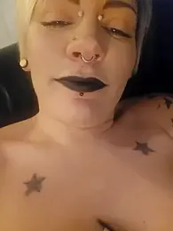 PinkTheHawk webcam model stream image