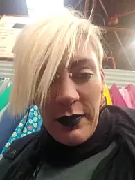 PinkTheHawk webcam model stream image