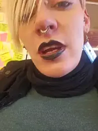 PinkTheHawk webcam model stream image