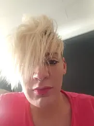 PinkTheHawk webcam model stream image