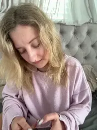 MileySummer webcam model stream image