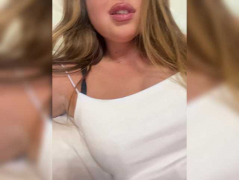 LULU_ webcam bongacams model stream image