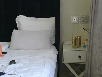 Petite_Queenxx webcam model stream image