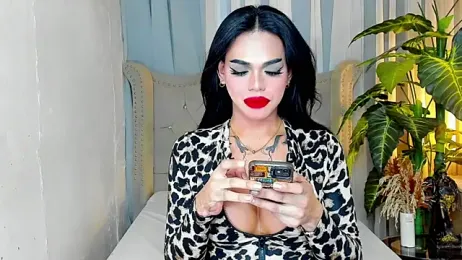 MochaliciousTransOnTop webcam model stream image