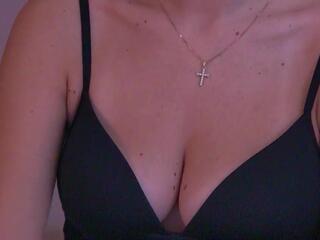 Ova Parlow webcam model stream image