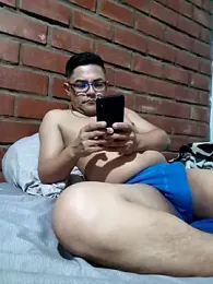 Pirulox85 webcam stripchat model stream image