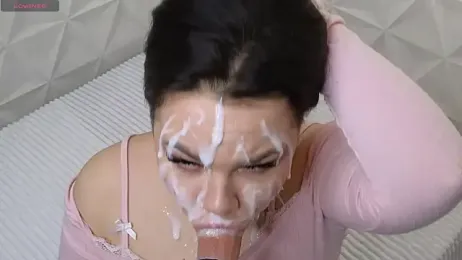 bllowwoww webcam stripchat model stream image