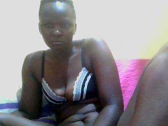 Sexylynn32 webcam bongacams model stream image