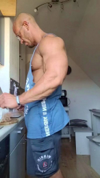 yumyum18 webcam model stream image