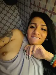 Yourbabyshane webcam model stream image