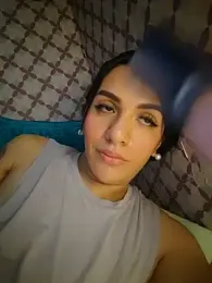 Yourbabyshane webcam model stream image