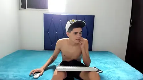 Latinos_2001 webcam model stream image