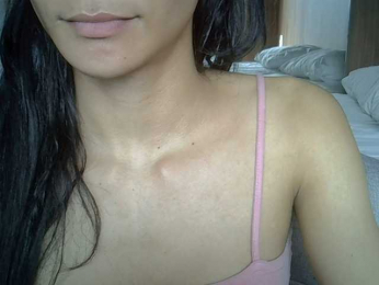 SkinnyKitty webcam model stream image