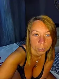 Aphrodite-22 webcam stripchat model stream image