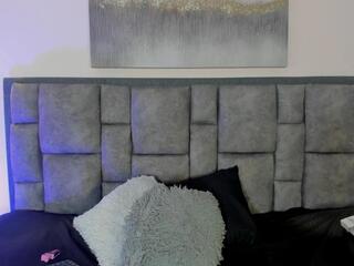 Evelyn Piierce webcam model stream image