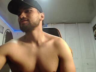 Chrys Harris webcam model stream image