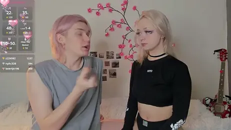 SweetheartsFriends webcam model stream image