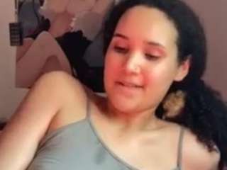 waitingcloudload468 webcam model stream image