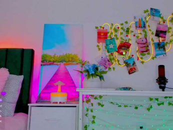 Sophiyaa webcam model stream image