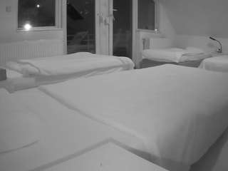 voyeurcam-julmodels-bed-2 webcam camsoda model stream image