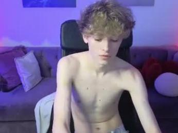 curly_twinkboy webcam model stream image