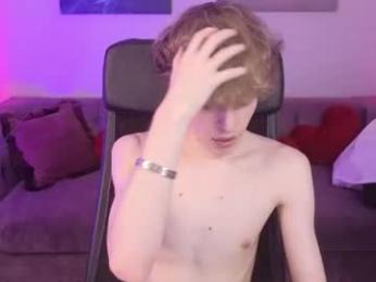 curly_twinkboy webcam model stream image