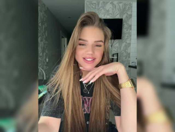 SweetyMia webcam bongacams model stream image