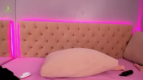 NickieRainer webcam model stream image