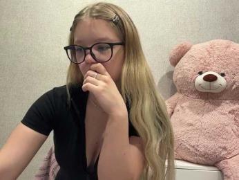 ArdellaPeetoom webcam model stream image