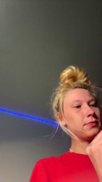 Emwarr1998 webcam model stream image