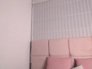 Violet Kingg webcam model stream image