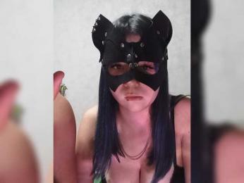 LOVELYTWINS webcam model stream image