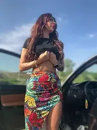LaraVegas_ webcam model stream image