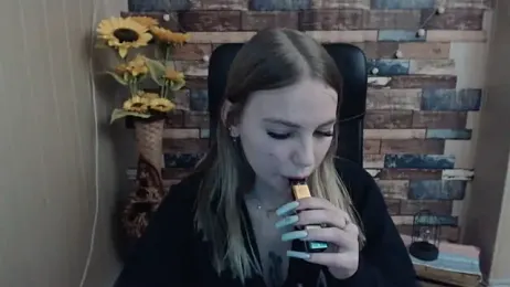 klerkarina webcam model stream image
