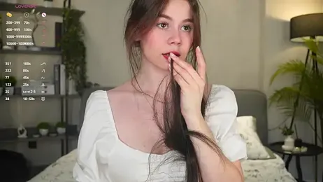 AuroraMari webcam model stream image