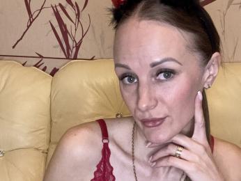 MonaLika webcam model stream image