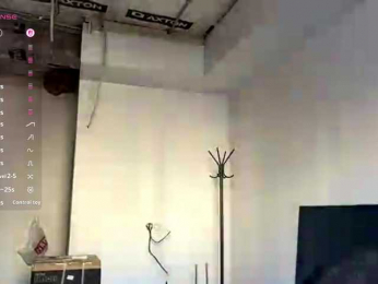 LeontineCuffie webcam model stream image