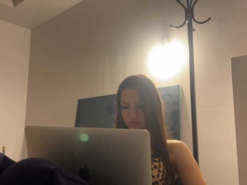 LeontineCuffie webcam model stream image