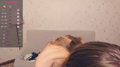 LynneCrust webcam model stream image