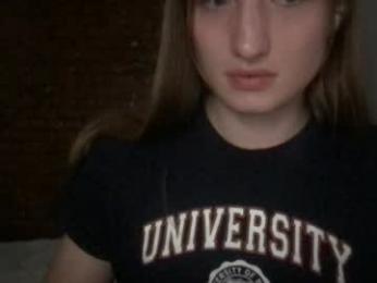 esthergreyplus webcam model stream image