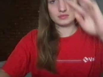 esthergreyplus webcam model stream image