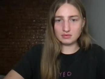 esthergreyplus webcam model stream image