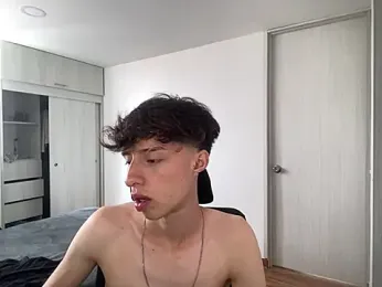 Juanmres webcam stripchat model stream image