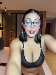 zui_lu webcam stripchat model stream image