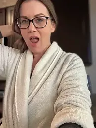 MaiseKnox webcam model stream image
