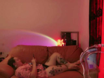 NylonQueen webcam model stream image