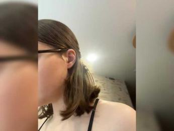 Yanchs webcam bongacams model stream image