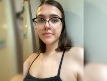 Yanchs webcam bongacams model stream image
